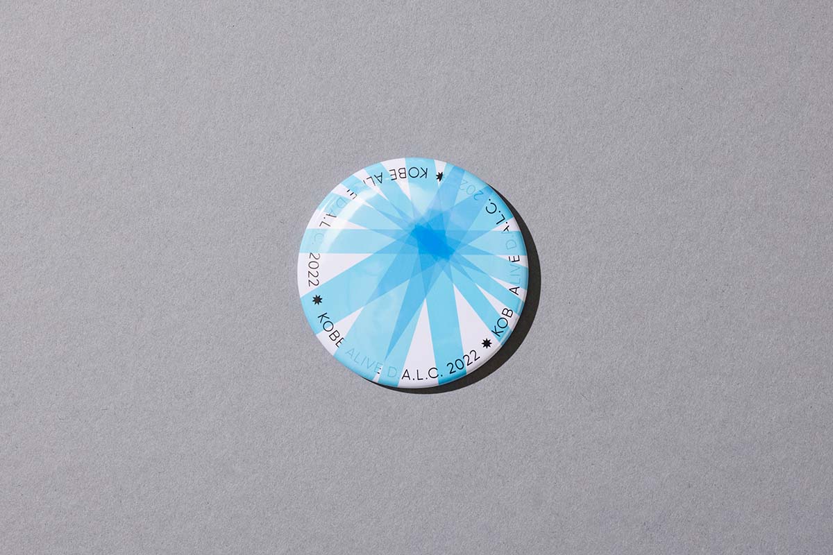 イベントのノベルティ｜青色の缶バッジ